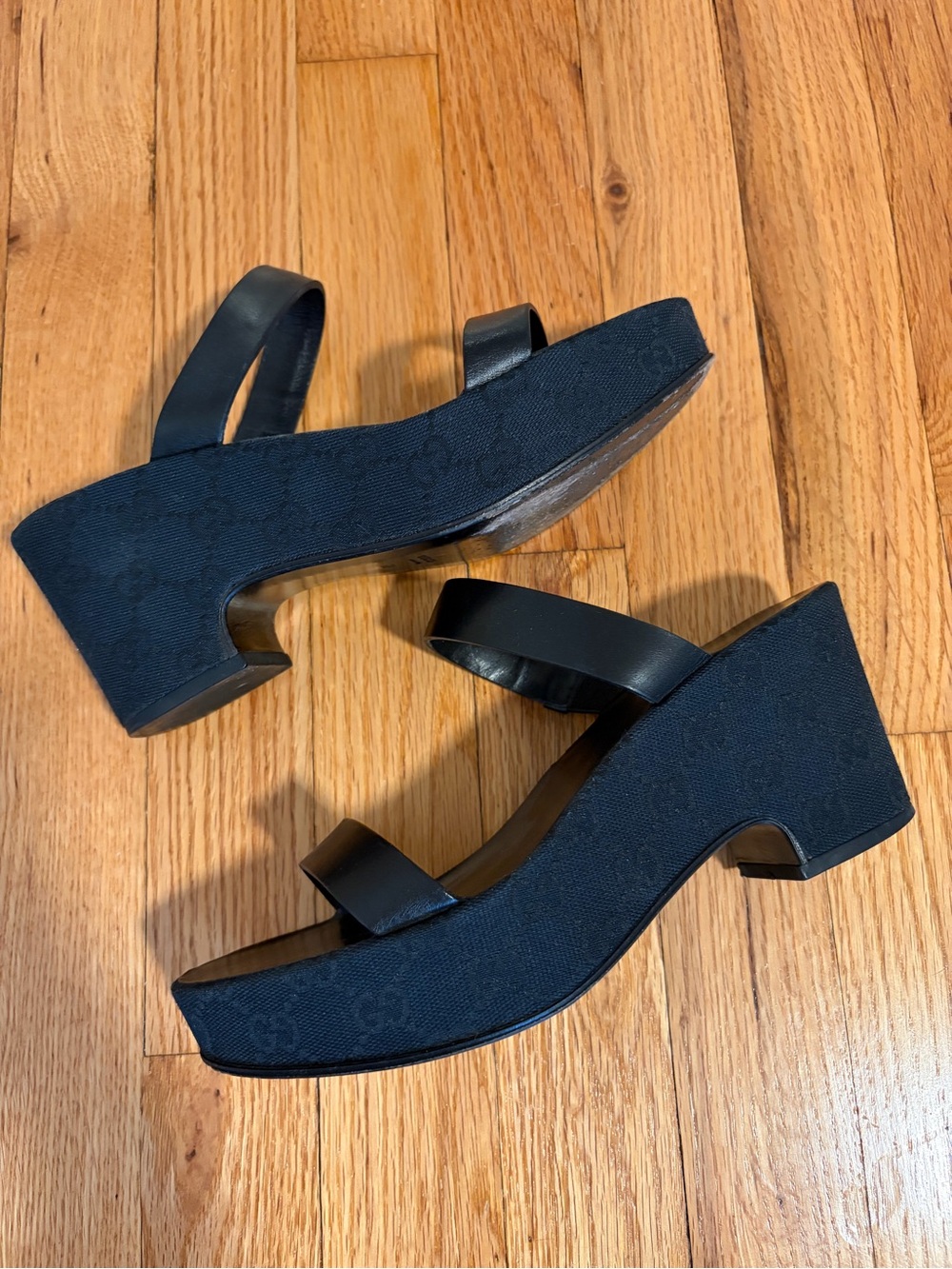 GUCCI Y2K TOM FORD ERA GG MONOGRAM PLATFORM SANDALS WEDGES IN BLACK SIZE 6